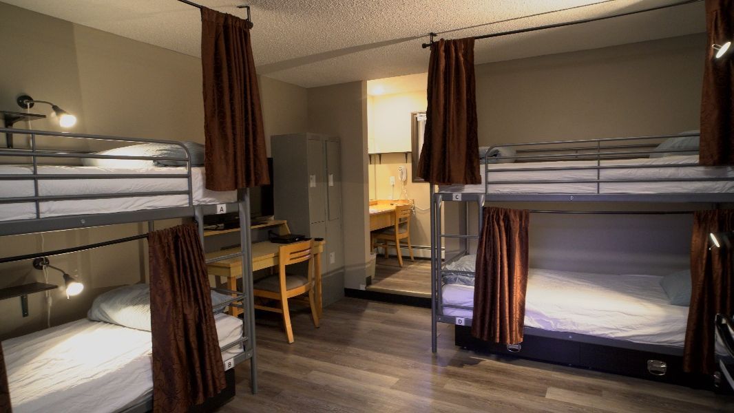4 bed dorm room at King Edward Hotel